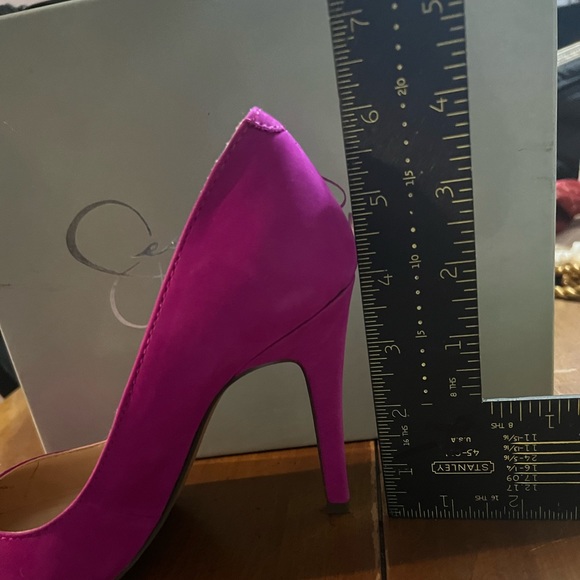 Jessica Simpson heels in twilight magenta - Picture 8 of 9